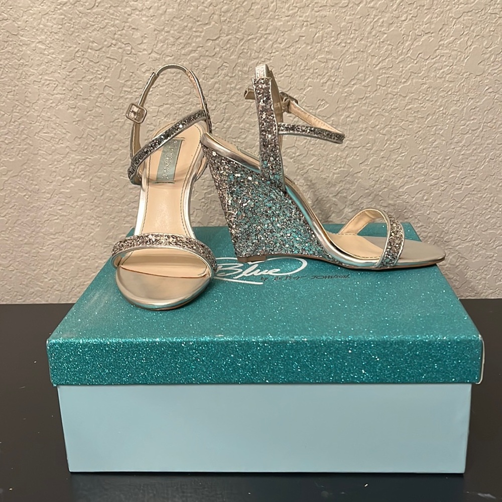 Blue by Betsy Johnson Silver Darcy Wedges Size 6